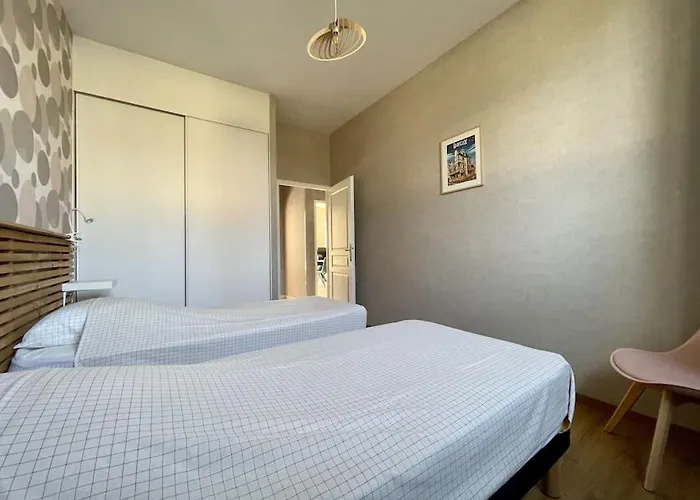 Le Cloitre By Melrose