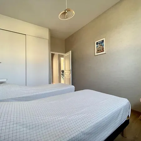 Le Cloitre By Melrose